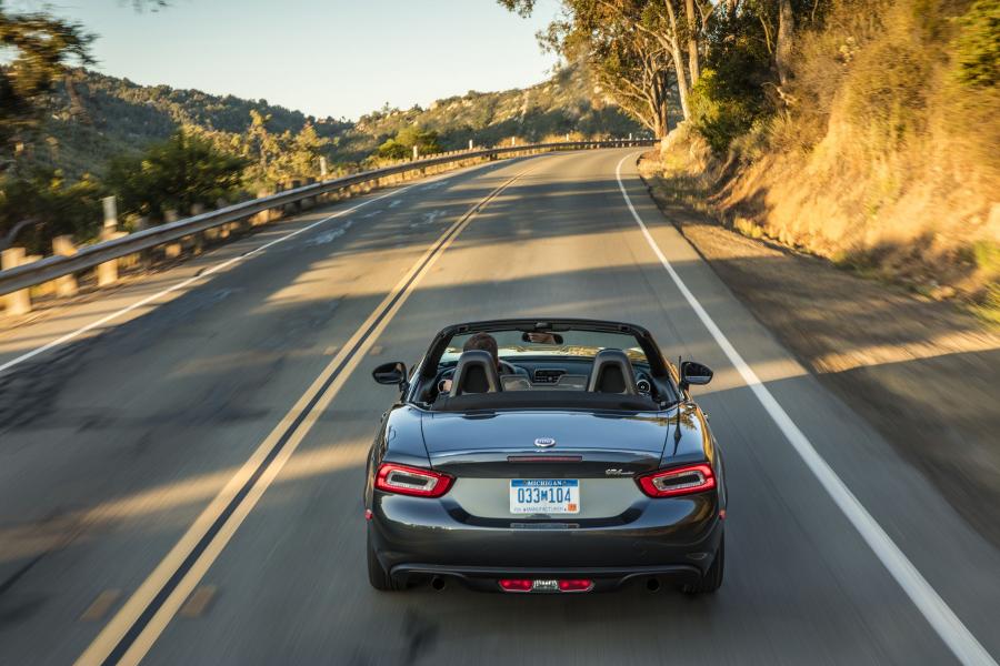  Fiat 124 Spider Classica (348) 2016 года  (NA) (фото 6 из 13)